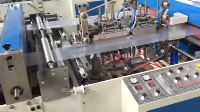 Máquina automática para bolsas con cierre y colgador RT400D