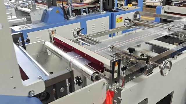 Máquina para fabricar bolsas ziploc con corte a calor RFQ500F